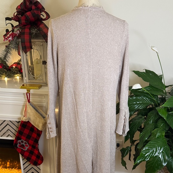 Elegant Cream Cardigan - Picture 6 of 10